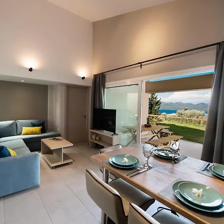 Anatoli Villa *