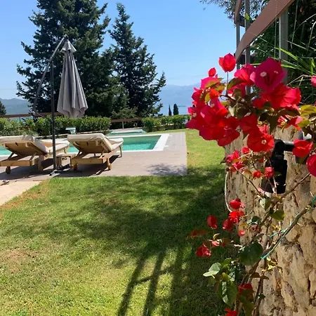 Anatoli Villa *
